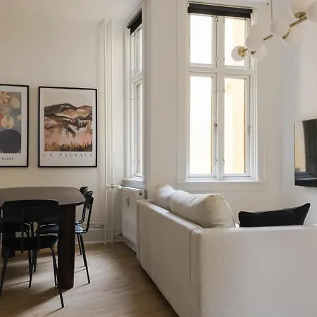 Perfect In Superb Location By Stroget, The Metro & Attractions *