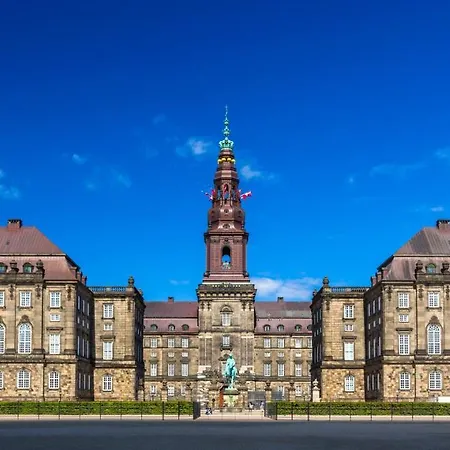 Perfect In Superb Location By Stroget, The Metro & Attractions *
